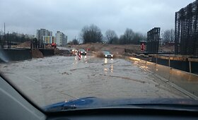Vilniaus vakariniu aplinkkeliu plaukiančios ma&scaron;inos