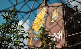 OSGEMEOS pie&scaron;inys Vilniaus Pylimo gatvėje