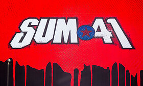 &bdquo;Sum 41&ldquo; mokė &bdquo;Sziget&ldquo; publiką linksmintis kaip tikri pankai