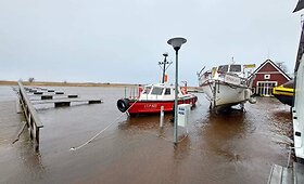 Drevernoje pakilęs vanduo pradėjo semti namus