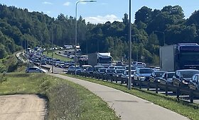 Vilniuje Oslo gatvėje susidūrė automobiliai, susidarė spūstis