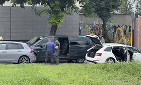 &bdquo;Aro&ldquo; pareigūnai prie Kauno geležinkelių stoties atlieka kratą automobilyje