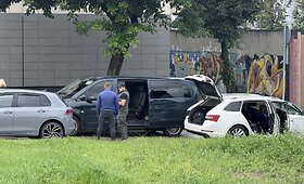 &bdquo;Aro&ldquo; pareigūnai prie Kauno geležinkelių stoties atlieka kratą automobilyje