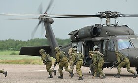 Lietuvos pirkinys &ndash; &bdquo;Black Hawk&ldquo; sraigtasparniai