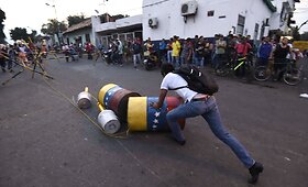 Venesuelos pasienyje per protestą kilo susirėmimai su pareigūnais