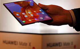 &bdquo;Huawei&ldquo; pristatė naujus produktus &ndash; tarp jų ir sulankstomas telefonas