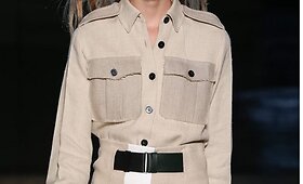 Victoria Beckham pristatė vyri&scaron;kumu alsuojančią 2015 metų vasaros kolekciją
