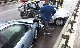 Klaipėdoje Mokyklos gatvėje susidūrė du automobiliai