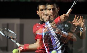 Novakas Džokovičius nugalėjo Rogerį Federerį ir pateko į finalą