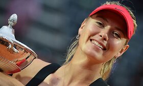 Marija &Scaron;arapova įspūdingai atsitiesė finale ir tapo Romos turnyro nugalėtoja