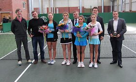 Čempionės: Akvilė Paražinskaitė ir Justina Mikulskytė tapo tarptautinio jaunių turnyro &Scaron;iauliuose nugalėtojomis