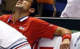 Traumuotas Novakas Džokovičius i&scaron;kovojo Serbijai kelialapį į Daviso taurės pusfinalį