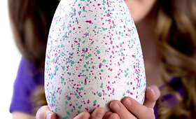 Nuo Elsos iki &bdquo;Hatchimal&ldquo;: kodėl kasmet parduotuvės pritrūksta žaislų?