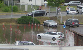 &bdquo;Medžio centro&ldquo; ir &bdquo;Unideco&ldquo; stovėjimo aik&scaron;telė
