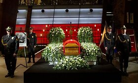 Gdanskas atsisveikina su nužudytu meru Pawelu Adamowicziumi