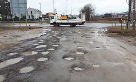 Pavilny esančios K.Bizausko ir V.Čarneckio gatvės &ndash; galvos skausmas vairuotojams