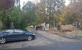 Konteinerių aik&scaron;telė &scaron;alia Antakalnio g. 49