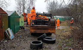 Karolini&scaron;kėse tvarkomas metalinių garažų teritorijoje buvęs nelegalus sąvartynas