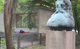 Benamiai įsikūrė buvusioje Didžiosios sinagogos vietoje