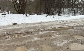 Vilniaus Helsinkio gatvė &ndash; nei&scaron;važiuojama net &scaron;iuk&scaron;liavežėms