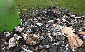 Sudegęs popieriaus konteineris Didžiojoje Rie&scaron;ėje