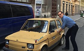 Tomas Hanksas &scaron;alia legendinio &bdquo;Fiat 126p&ldquo;