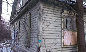 Žvėryno bendruomenė ėmėsi rūpintis apdegusiu pastatu