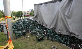 Kaune sudužo i&scaron; vilkiko i&scaron;kritę alaus buteliai