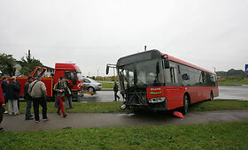 Kaune susidūrė autobusas ir du automobiliai