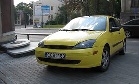 Nuo kalno Kaune lėkęs dviratininkas rėžėsi į automobilį