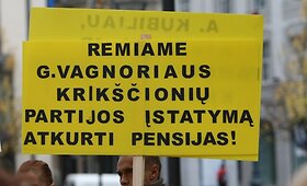 Profsąjungos prie Vyriausybės protestuoja dėl minimalios algos dydžio