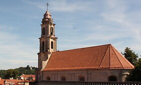 Apleistas augustinų vienuolyno ansamblis Vilniaus senamiestyje