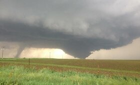 Nebraskoje praūžė audra su tornadais