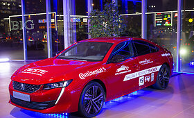 Atnaujintas &bdquo;Peugeot&ldquo; automobilių salonas