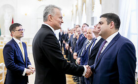 Gitanas Nausėda susitiko su Lietuvai akredituotais užsienio &scaron;alių ambasadoriais