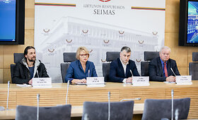 Spaudos konferencija apie naujai registruoto &scaron;vietimo įstatymo pakeitimą