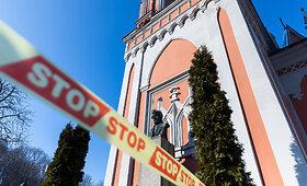 Aptrupėjusi Sukilėlių koplyčia Rasų kapinėse