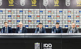 LFF spaudos konferencija po susitikimo su Seimo nariais