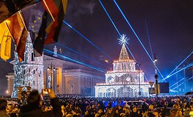 Sostinė 2023 metus pasitiko su lazerių &scaron;ou ir vilniečių fejerverkais