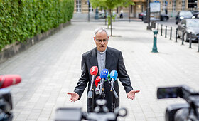 Vyskupas Arūnas Poni&scaron;kaitis atsakė į kylančius klausimus dėl kun. Kęstučio Palik&scaron;os