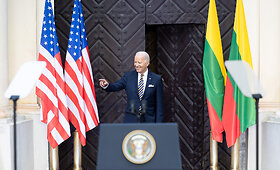 Joe Bideno kalba Vilniaus universiteto kieme