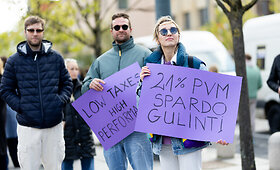 Prie Vyriausybės protestavo maitinimo sektoriaus darbuotojai