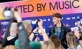 Po repeticijos Silvester Belt bendravo su žurnalistais
