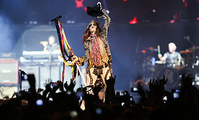 Sostinę drebino JAV roko dievai &bdquo;Aerosmith&ldquo; 