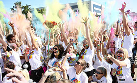 Vilniuje &ndash; spalvočiausias ir nuotaikingiausias bėgimas &bdquo;The Color Run Vilnius&ldquo;