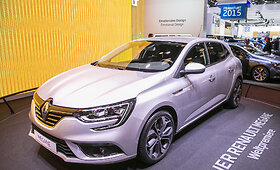 &bdquo;Renault&ldquo; stendas Frankfurto automobilių parodoje
