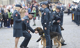 I&scaron;kilminga policijos darbuotojų apdovanojimų ceremonija Vilniaus rotu&scaron;ės aik&scaron;tėje
