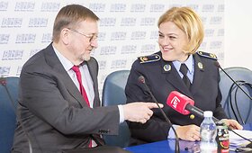 Pristatyta Marijampolės pataisos namuose pradėjusi veikti i&scaron;manioji mobiliojo ry&scaron;io blokavimo įranga
