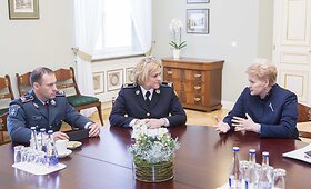 Dalia Grybauskaitė susitiko su Kalėjimų departamento direktore Živile Mikėnaite ir policijos generaliniu komisaru Linu Pernavu