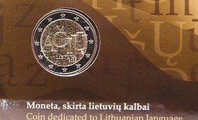 Pristatyta 2 eurų proginė moneta, skirta lietuvių kalbai